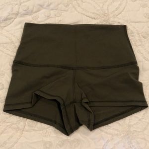 Lululemon high rise wonder under shorts